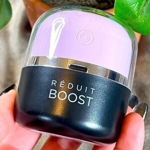 *NWT* Réduit Boost Skincare Tool